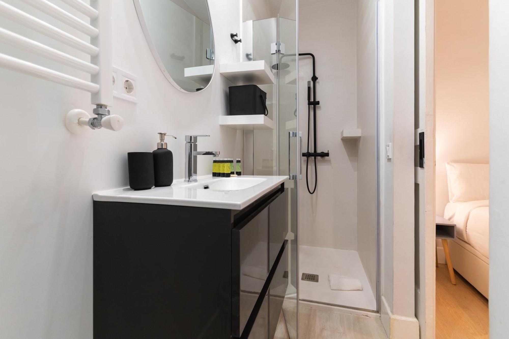 Cozy And Central-1Bd 1Bth- Cortes Apartment Мадрид Екстериор снимка