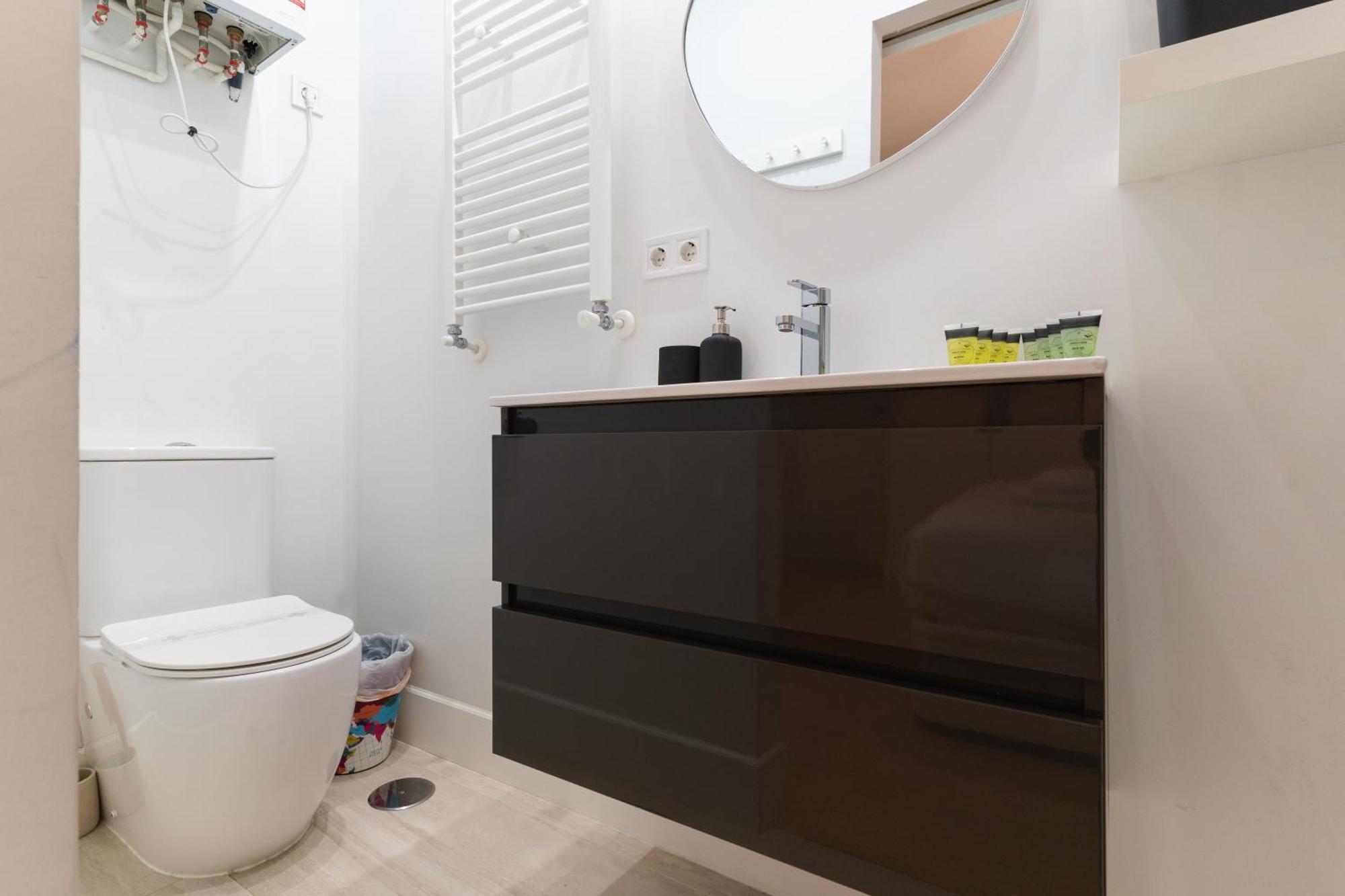 Cozy And Central-1Bd 1Bth- Cortes Apartment Мадрид Екстериор снимка