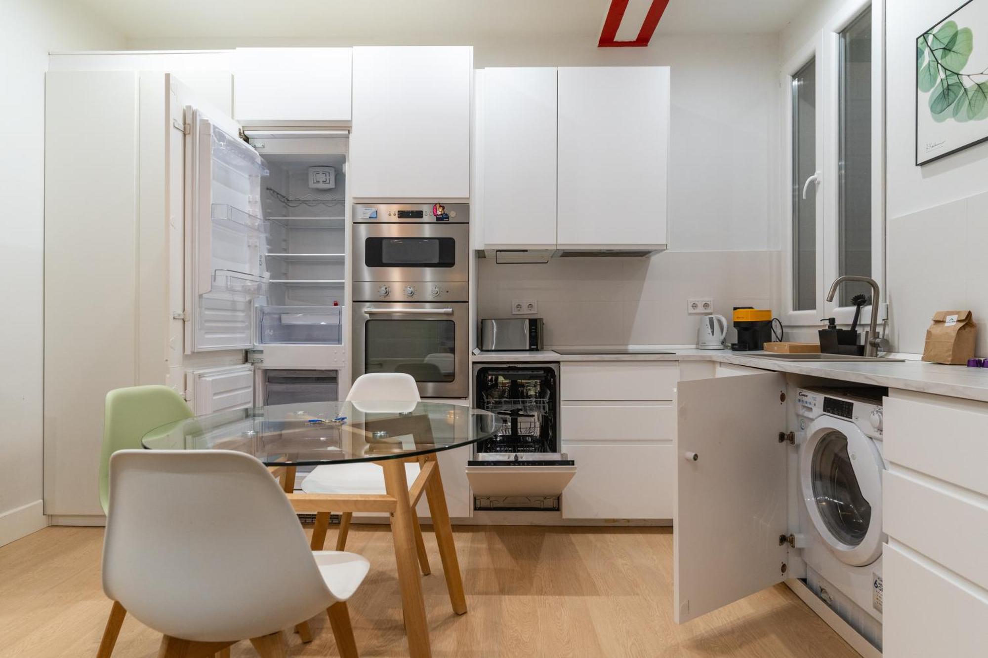 Cozy And Central-1Bd 1Bth- Cortes Apartment Мадрид Екстериор снимка